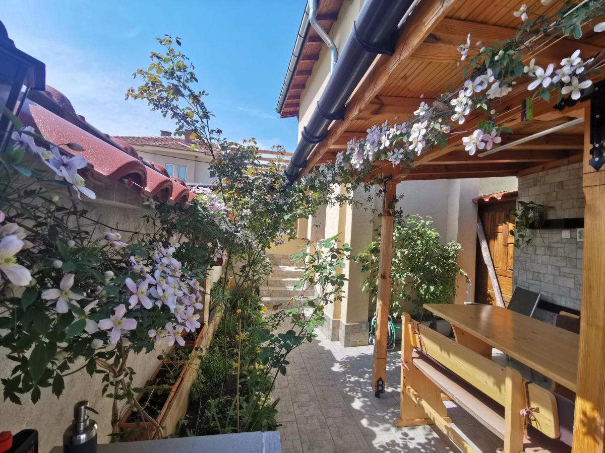 Rose Valley Guest House Kazanlŭk المظهر الخارجي الصورة